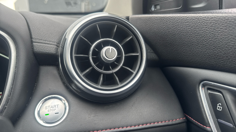 MG Hs 1.5 T-GDI Excite 5dr DCT Petrol Hatchback